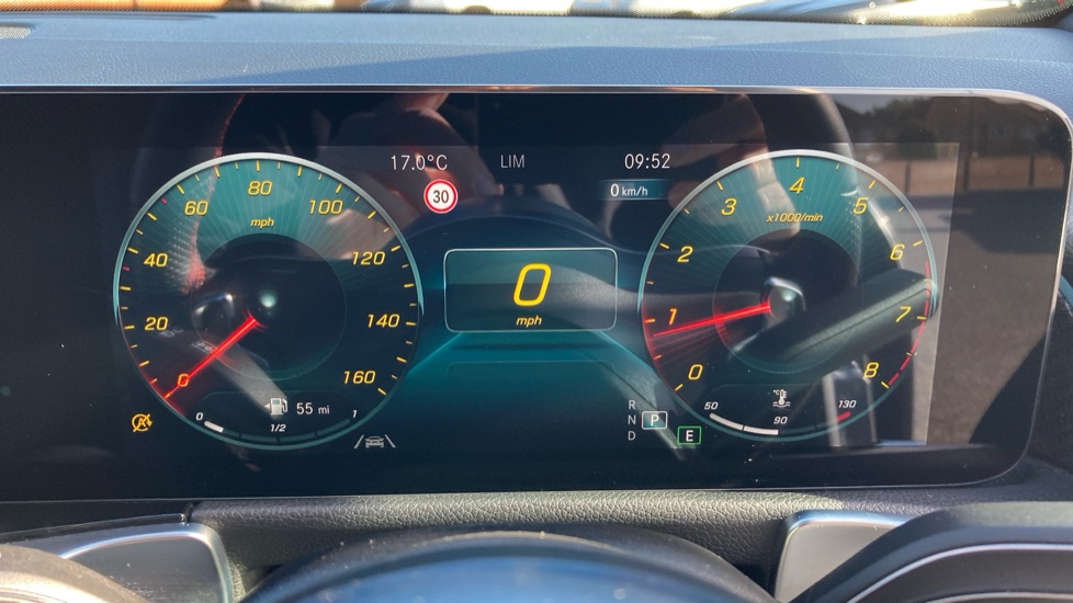 Mercedes-Benz GLB 200 AMG Line Premium Plus 5dr 7G-Tronic Petrol Estate - Image 18