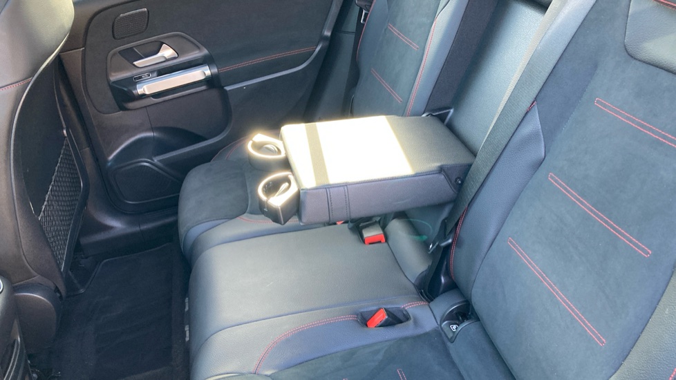 Mercedes-Benz GLB 200 AMG Line Premium Plus 5dr 7G-Tronic Petrol Estate - Image 27