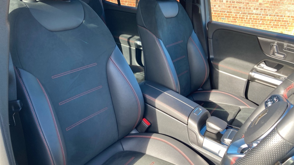 Mercedes-Benz GLB 200 AMG Line Premium Plus 5dr 7G-Tronic Petrol Estate - Image 30