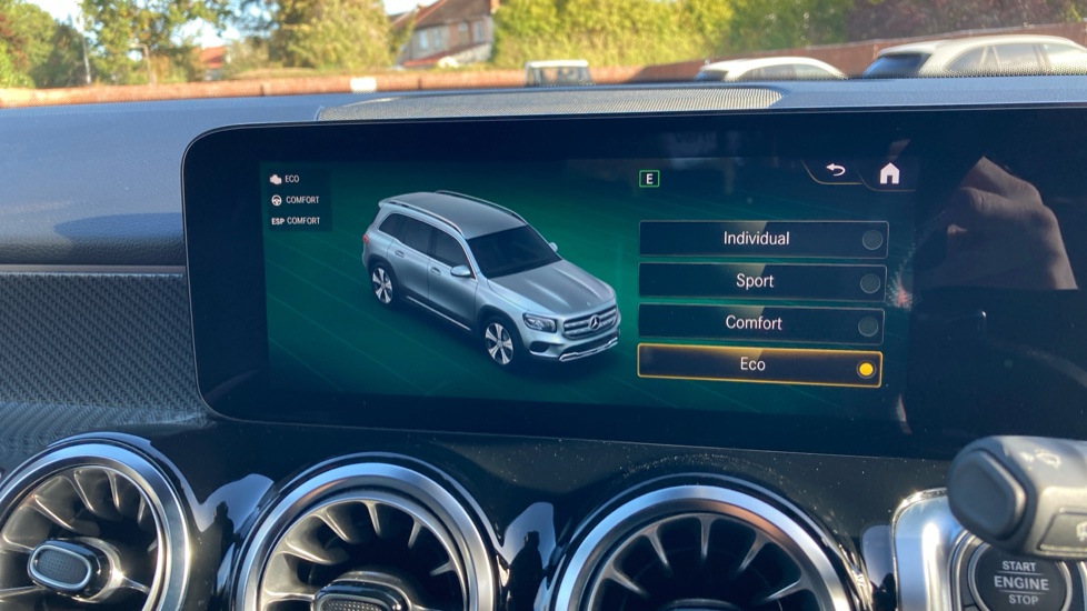 Mercedes-Benz GLB 200 AMG Line Premium Plus 5dr 7G-Tronic Petrol Estate - Image 42