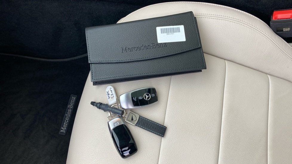 Mercedes-Benz E-Class E200 AMG Line Night Edition Prem+ 4dr 9G-Tronic Petrol Saloon - Image 19