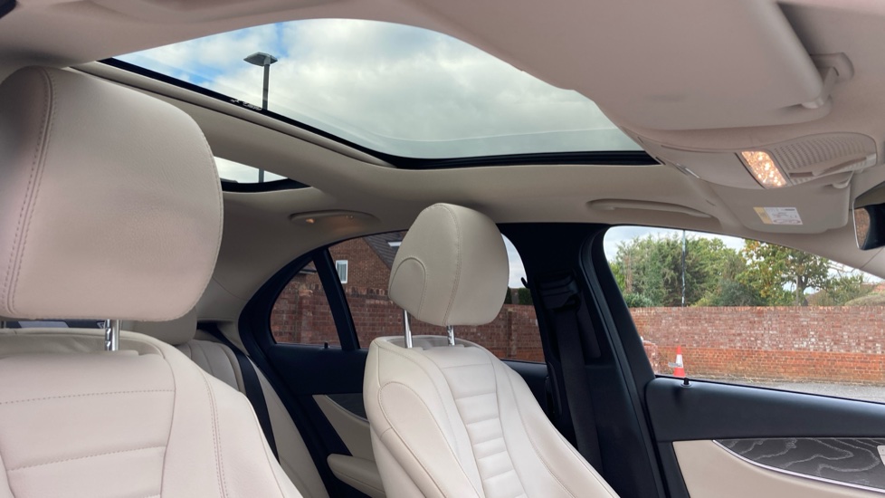 Mercedes-Benz E-Class E200 AMG Line Night Edition Prem+ 4dr 9G-Tronic Petrol Saloon - Image 32