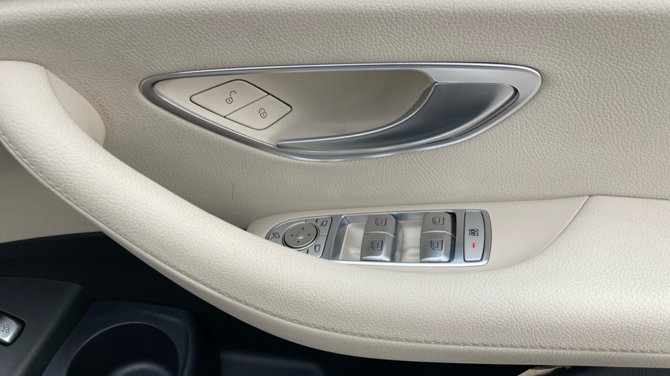 Mercedes-Benz E-Class E200 AMG Line Night Edition Prem+ 4dr 9G-Tronic Petrol Saloon - Image 34
