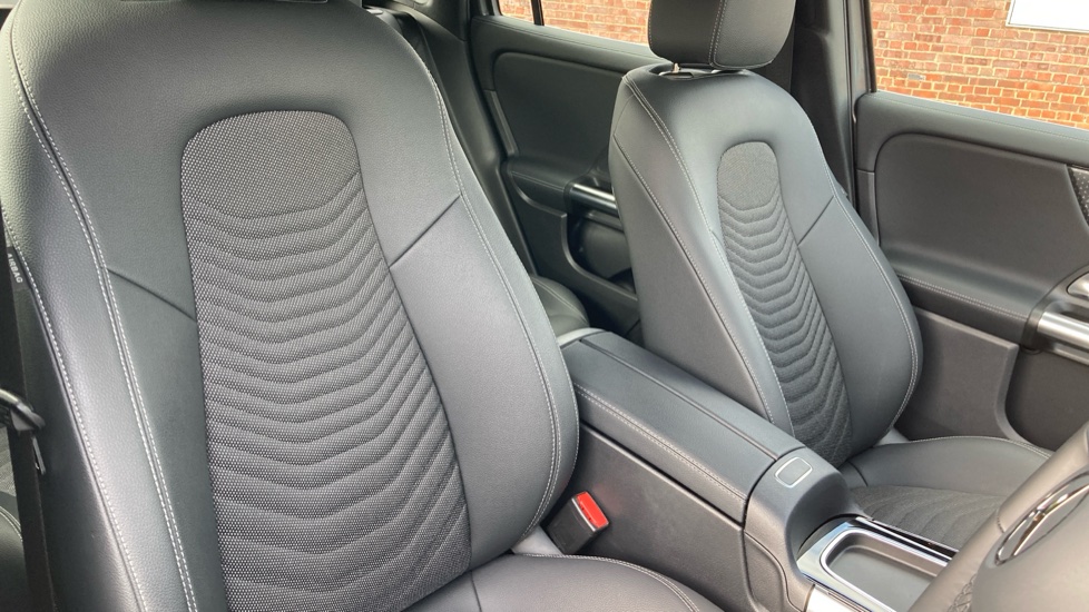 Mercedes-Benz GLA 200 Sport Executive 5dr Auto Petrol Hatchback - Image 27