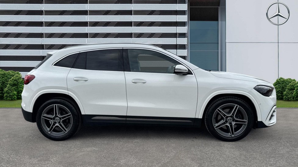Mercedes-Benz GLA 200d AMG Line Executive 5dr Auto Diesel Hatchback - Image 5