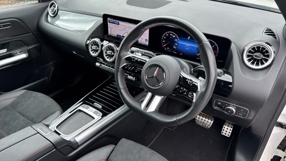 Mercedes-Benz GLA 200d AMG Line Executive 5dr Auto Diesel Hatchback - Image 11
