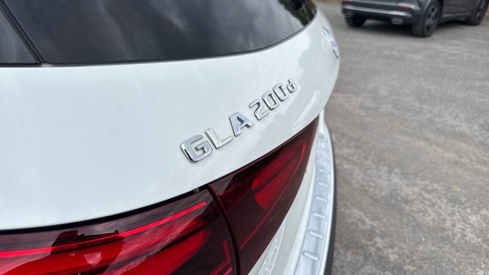 Mercedes-Benz GLA 200d AMG Line Executive 5dr Auto Diesel Hatchback - Image 25