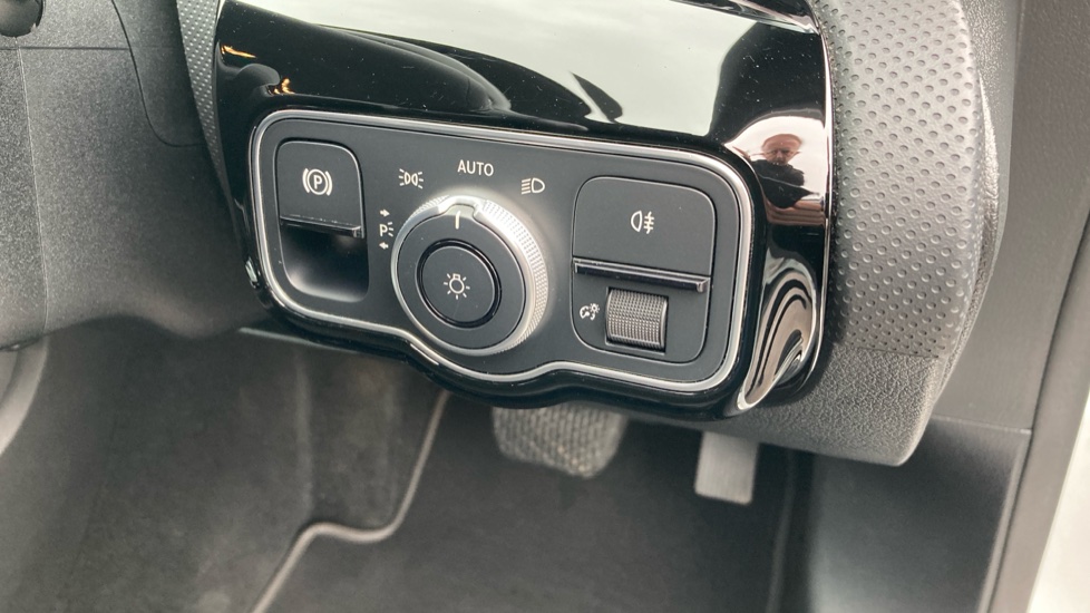 Mercedes-Benz A-Class A180 Sport Executive 5dr Auto Petrol Hatchback - Image 32