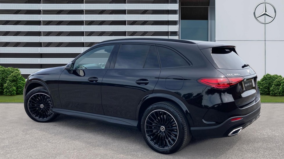 Mercedes-Benz GLC 300e 4Matic Urban Edition 5dr 9G-Tronic Estate - Image 2
