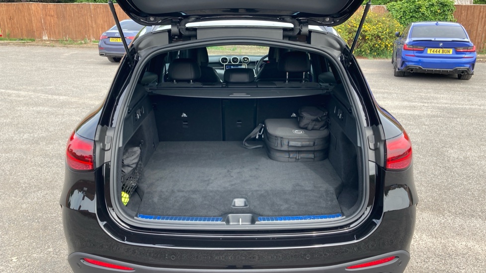 Mercedes-Benz GLC 300e 4Matic Urban Edition 5dr 9G-Tronic Estate - Image 4
