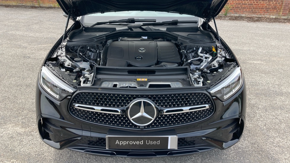 Mercedes-Benz GLC 300e 4Matic Urban Edition 5dr 9G-Tronic Estate - Image 8