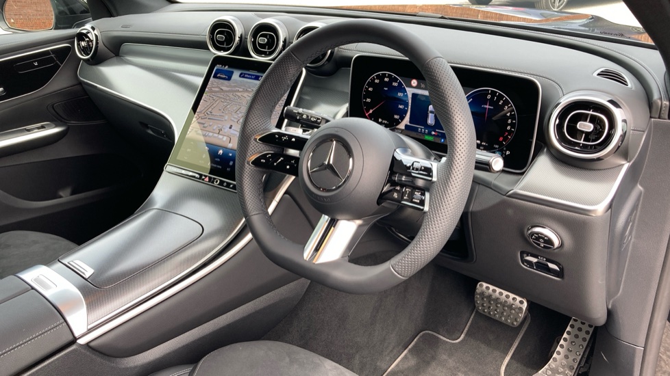 Mercedes-Benz GLC 300e 4Matic Urban Edition 5dr 9G-Tronic Estate - Image 11
