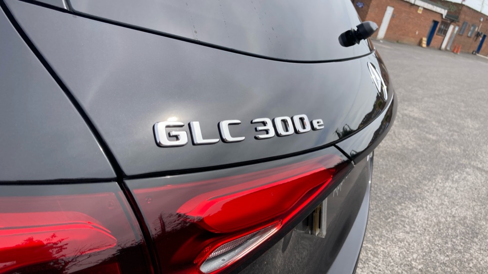 Mercedes-Benz GLC 300e 4Matic Urban Edition 5dr 9G-Tronic Estate - Image 24