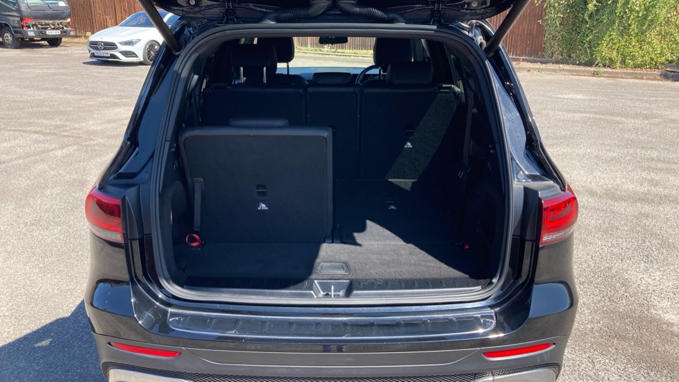 Mercedes-Benz GLB 200 AMG Line 5dr 7G-Tronic Petrol Estate - Image 4