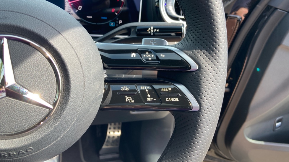 Mercedes-Benz C-Class C200 AMG Line Premium Plus 4dr 9G-Tronic Petrol Saloon - Image 34