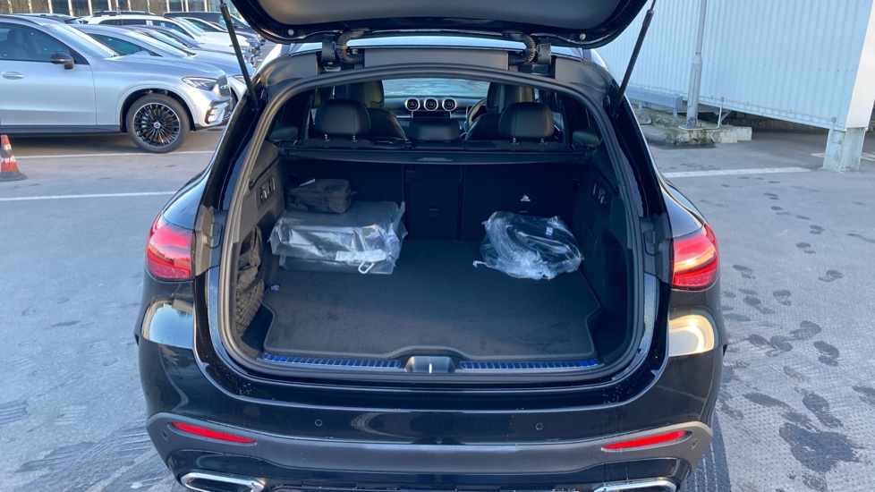 Mercedes-Benz GLC 300de 4Matic Urban Edition 5dr 9G-Tronic Estate - Image 4