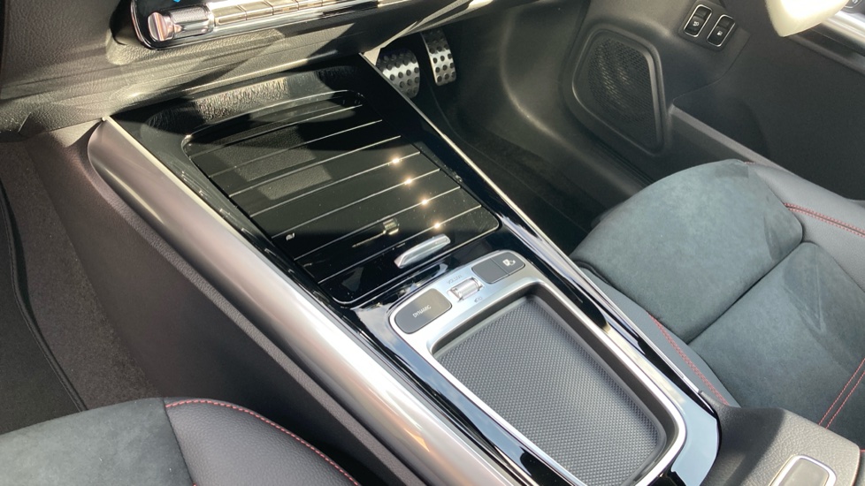 Mercedes-Benz GLA 250e AMG Line Executive 5dr Auto Hatchback - Image 13