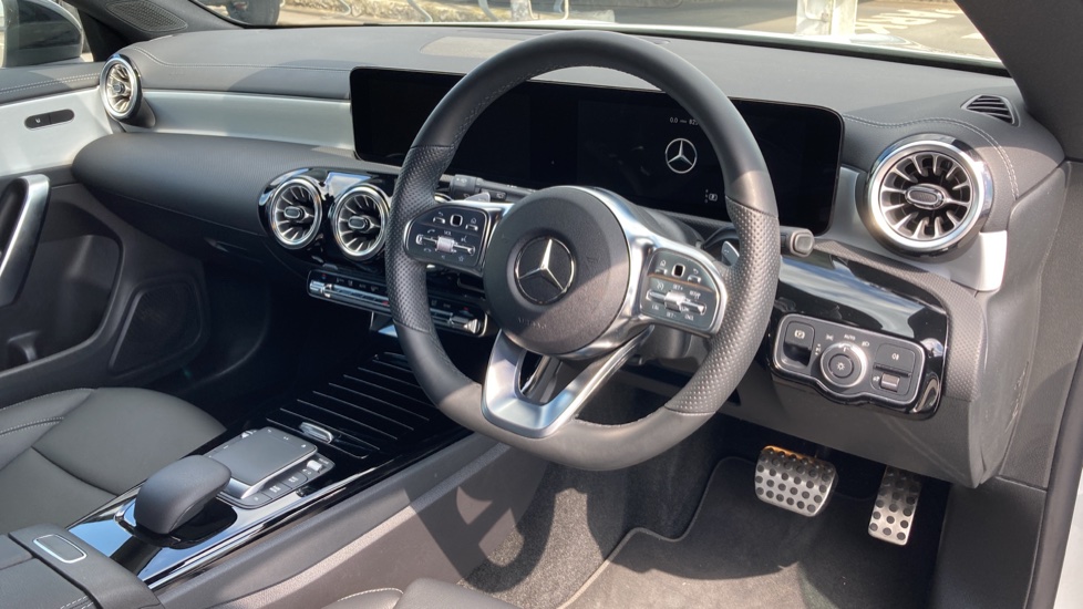 Mercedes-Benz CLA 220d AMG Line Premium 5dr Tip Auto Diesel Estate - Image 11