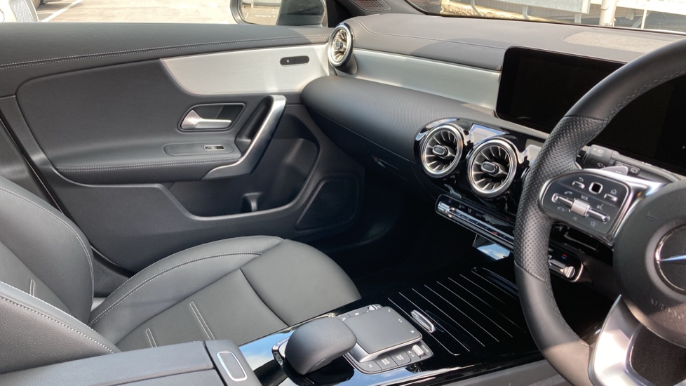 Mercedes-Benz CLA 220d AMG Line Premium 5dr Tip Auto Diesel Estate - Image 14