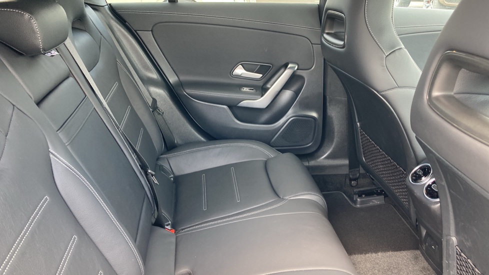 Mercedes-Benz CLA 220d AMG Line Premium 5dr Tip Auto Diesel Estate - Image 16