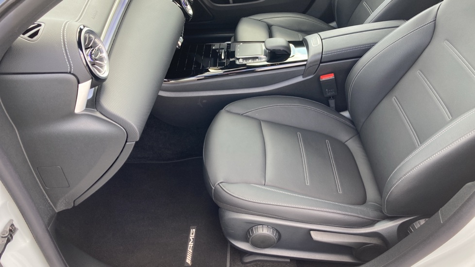 Mercedes-Benz CLA 220d AMG Line Premium 5dr Tip Auto Diesel Estate - Image 27