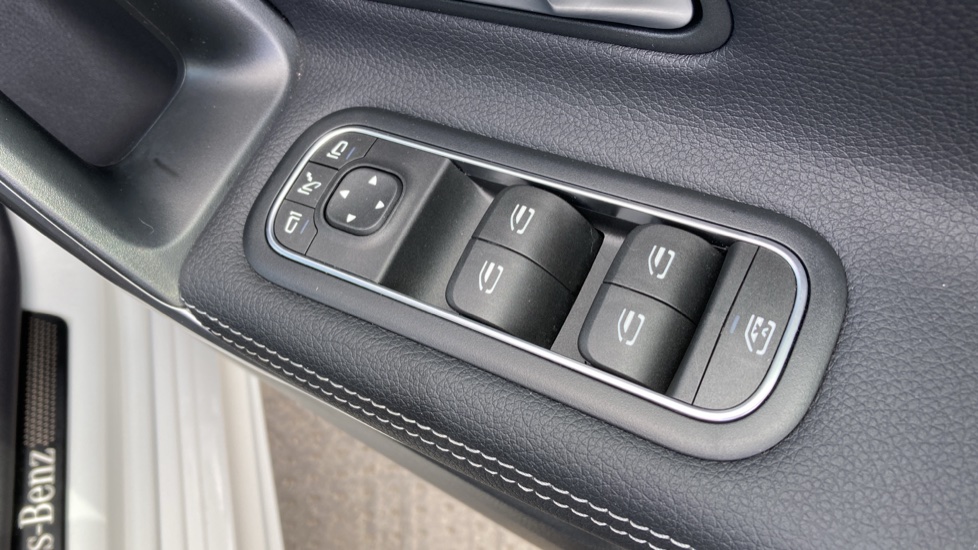 Mercedes-Benz CLA 220d AMG Line Premium 5dr Tip Auto Diesel Estate - Image 33