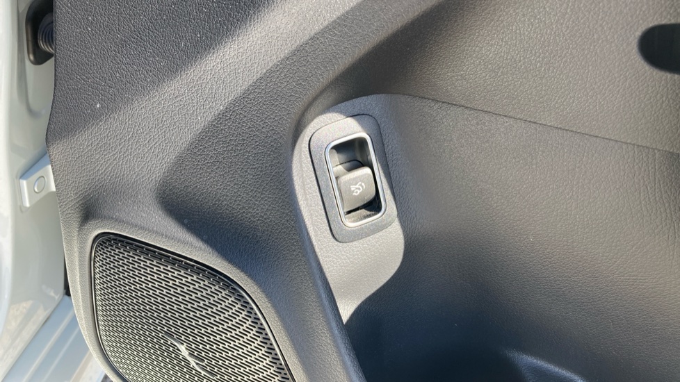Mercedes-Benz CLA 180 AMG Line Premium 4dr Tip Auto Petrol Saloon - Image 33
