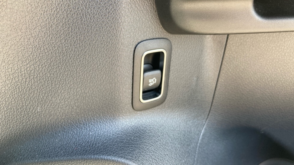 Mercedes-AMG GLA 45 S 4Matic+ Plus 5dr Auto Petrol Hatchback - Image 35