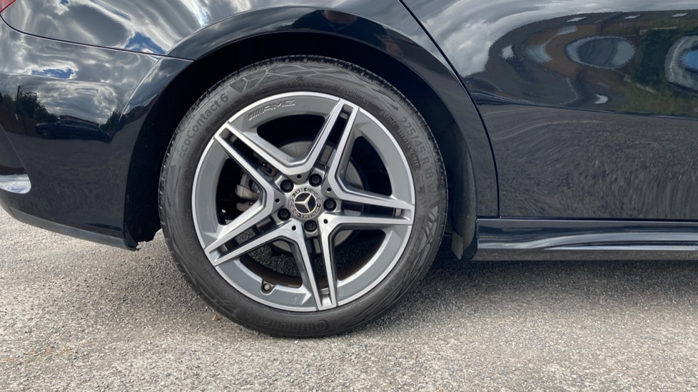 Mercedes-Benz A-Class A200d AMG Line 4dr Auto Diesel Saloon - Image 7