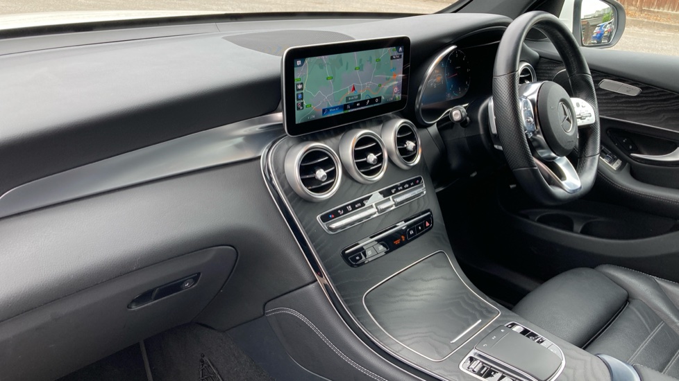 Mercedes-Benz GLC 300d 4Matic AMG Line Premium 5dr 9G-Tronic Diesel Estate - Image 9