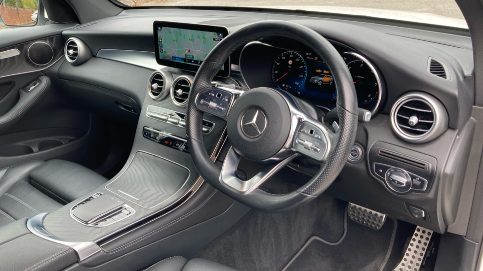 Mercedes-Benz GLC 300d 4Matic AMG Line Premium 5dr 9G-Tronic Diesel Estate - Image 11