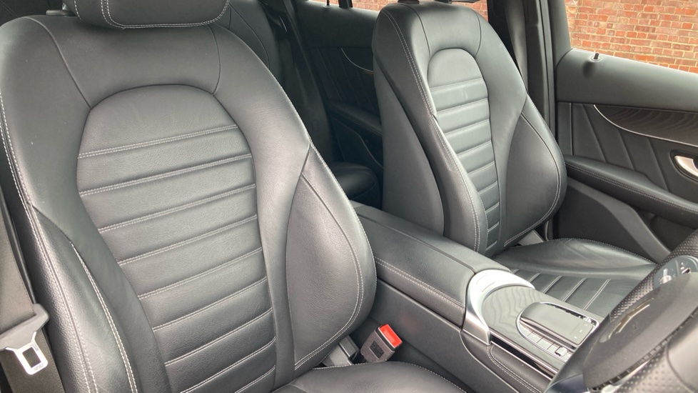 Mercedes-Benz GLC 300d 4Matic AMG Line Premium 5dr 9G-Tronic Diesel Estate - Image 31