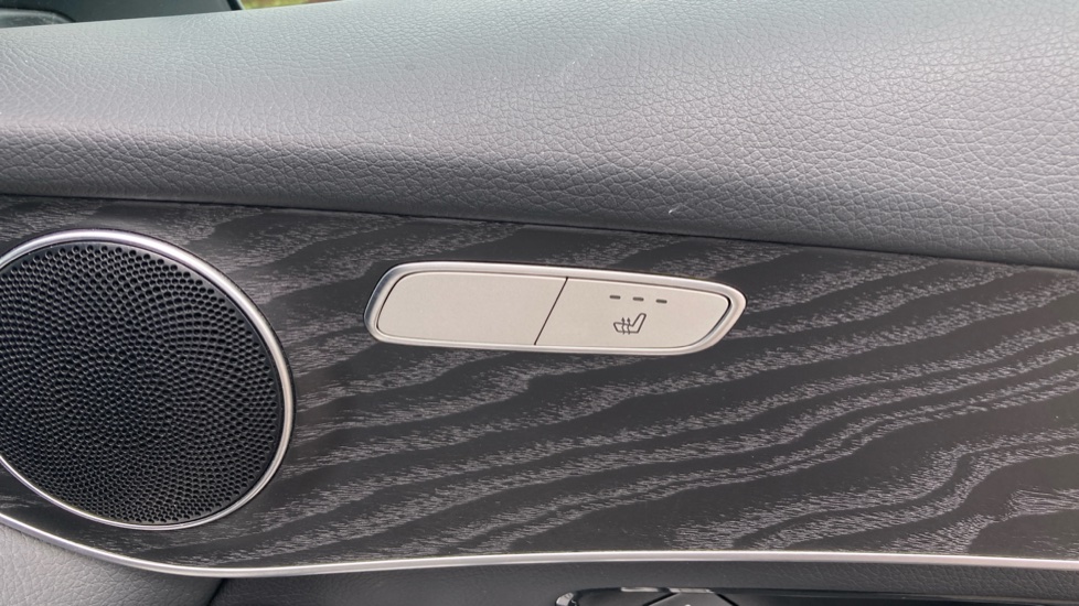 Mercedes-Benz GLC 300d 4Matic AMG Line Premium 5dr 9G-Tronic Diesel Estate - Image 32