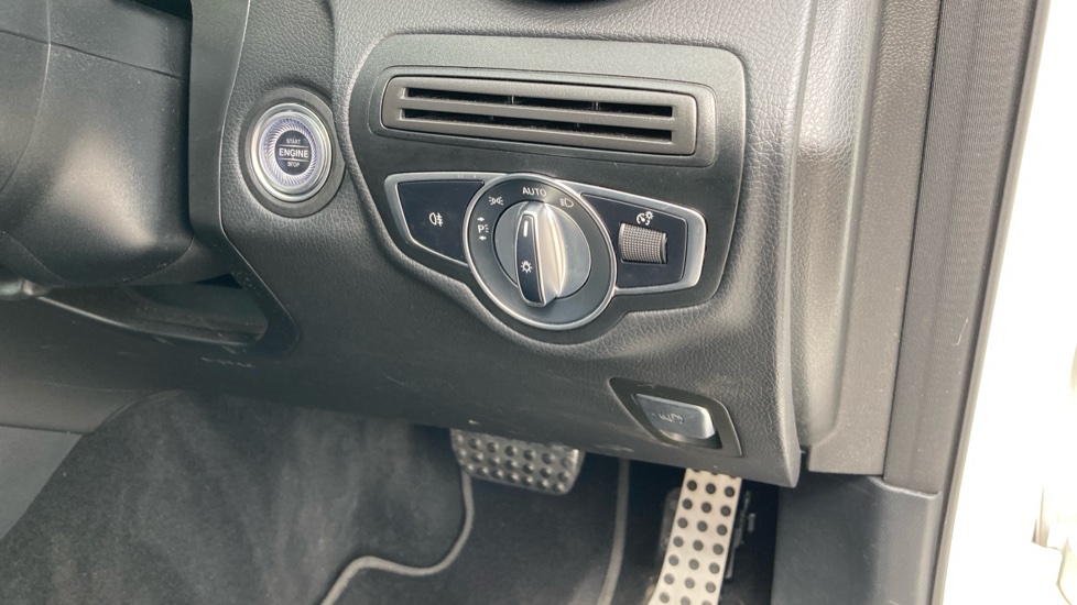 Mercedes-Benz GLC 300d 4Matic AMG Line Premium 5dr 9G-Tronic Diesel Estate - Image 35