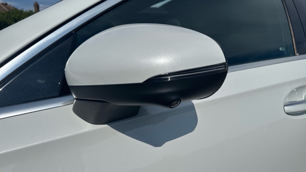 Mercedes-Benz A-Class A250e AMG Line Premium Plus 5dr Auto Hatchback - Image 33