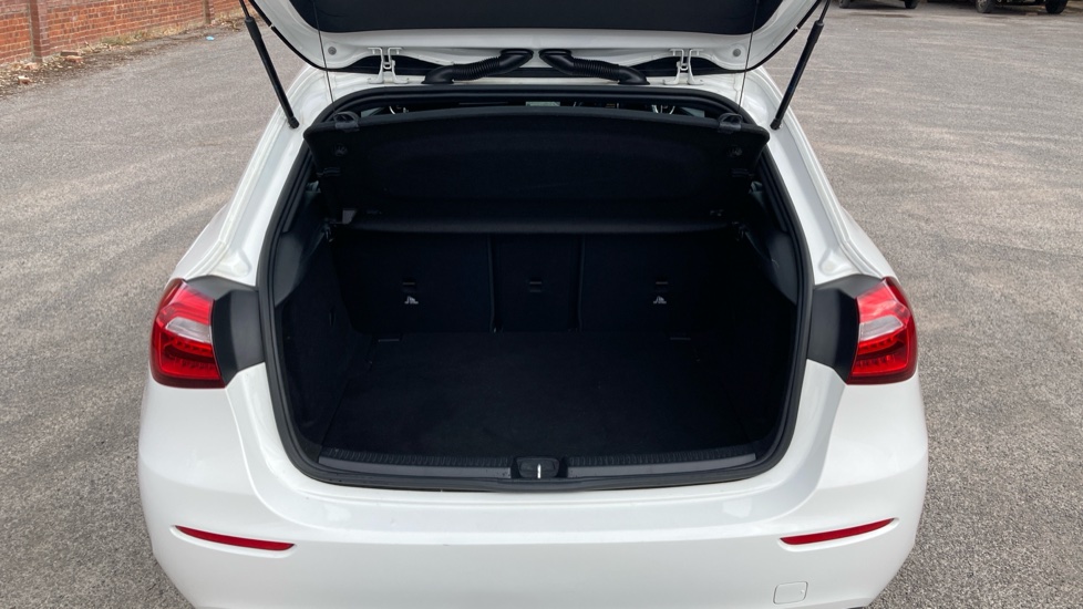 Mercedes-Benz A-Class A180d SE 5dr Auto Diesel Hatchback - Image 4