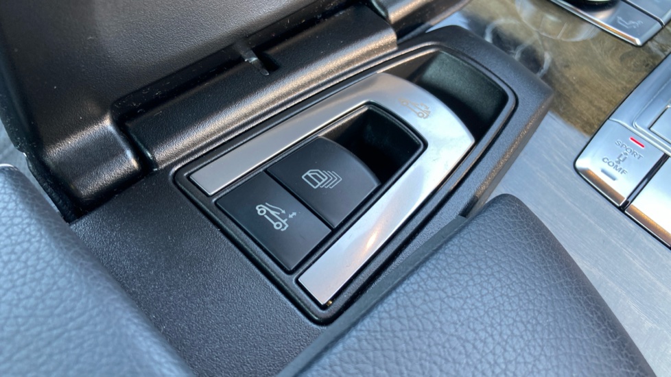 Mercedes-Benz SL 350 2dr Auto Petrol Convertible - Image 35