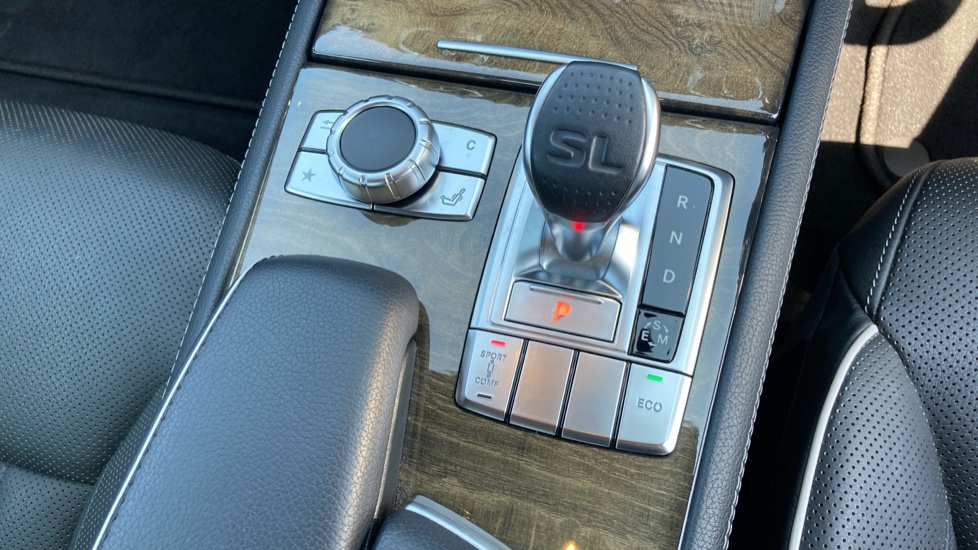 Mercedes-Benz SL 350 2dr Auto Petrol Convertible - Image 36
