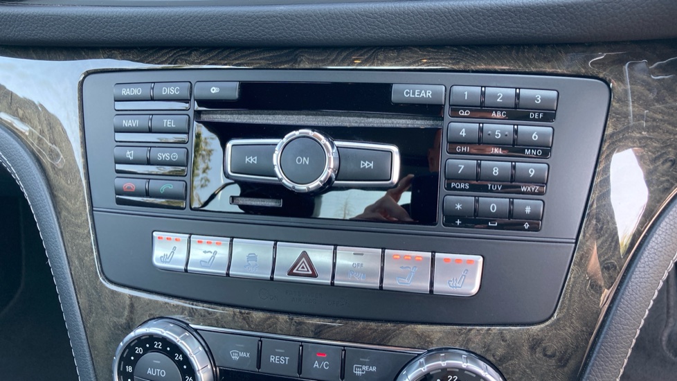 Mercedes-Benz SL 350 2dr Auto Petrol Convertible - Image 38