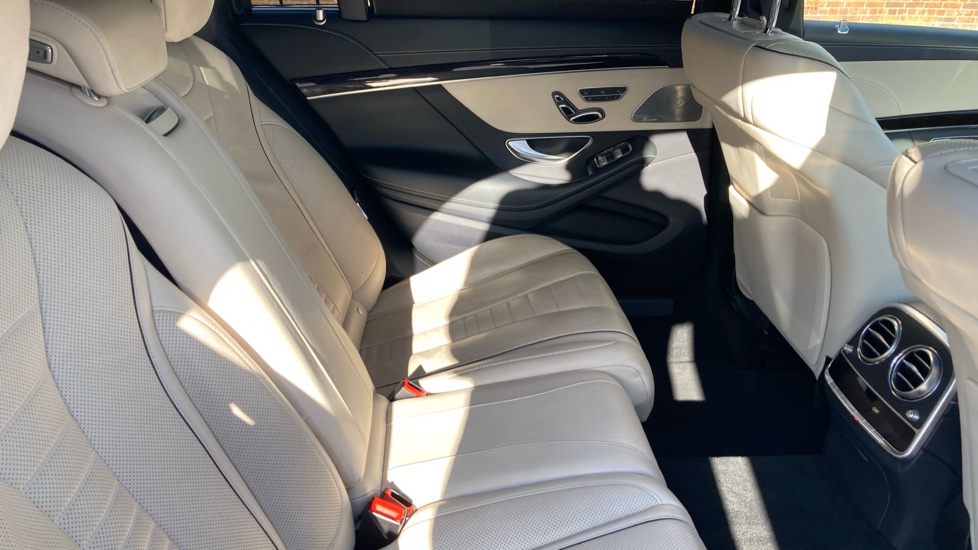 Mercedes-Benz S-Class S350d L AMG Line Executive/Prem Plus 4dr 9G-Tronic Diesel Saloon - Image 16