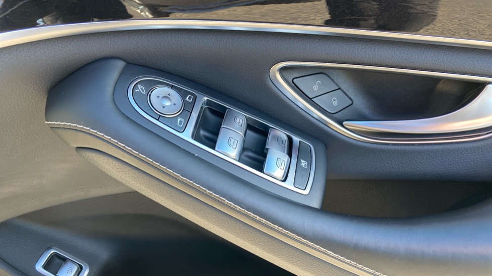 Mercedes-Benz S-Class S350d L AMG Line Executive/Prem Plus 4dr 9G-Tronic Diesel Saloon - Image 31