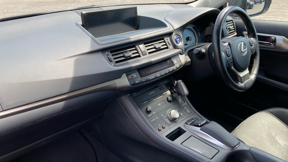 Lexus CT 200h 1.8 5dr CVT Hybrid Hatchback - Image 9