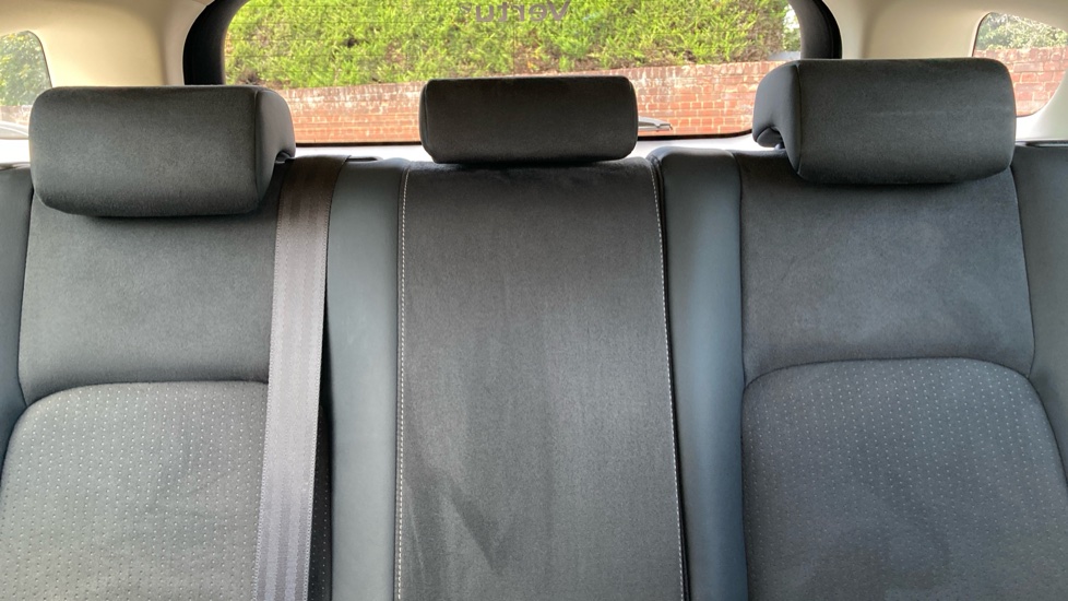 Lexus CT 200h 1.8 5dr CVT Hybrid Hatchback - Image 15