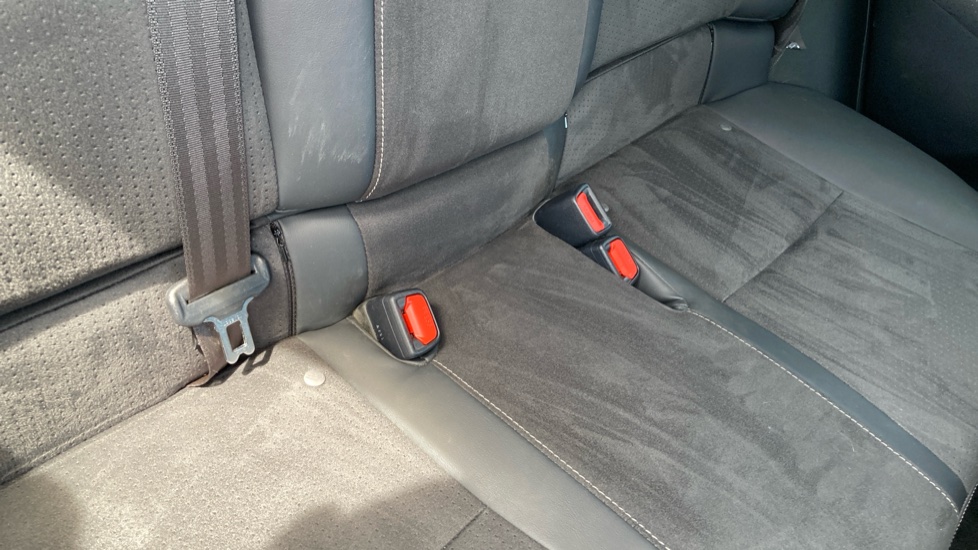 Lexus CT 200h 1.8 5dr CVT Hybrid Hatchback - Image 17