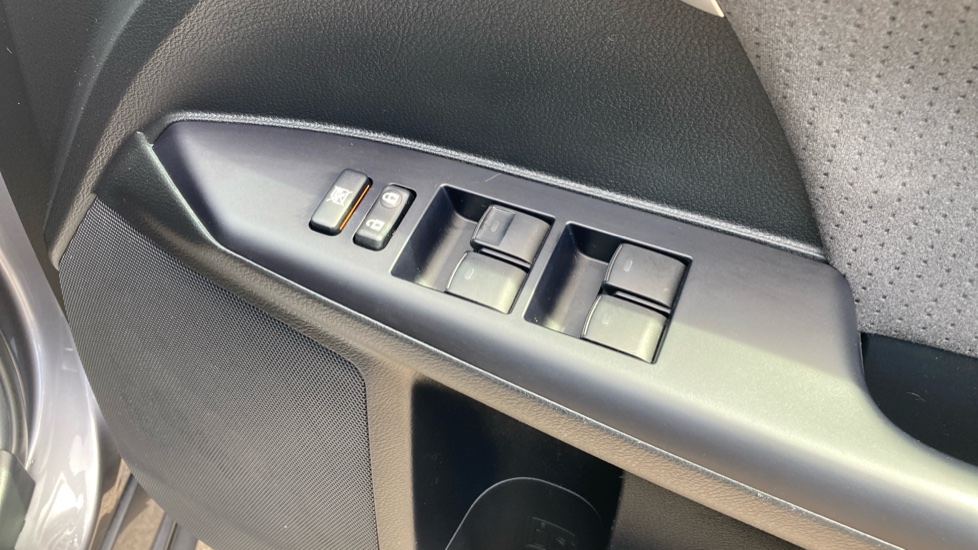 Lexus CT 200h 1.8 5dr CVT Hybrid Hatchback - Image 29