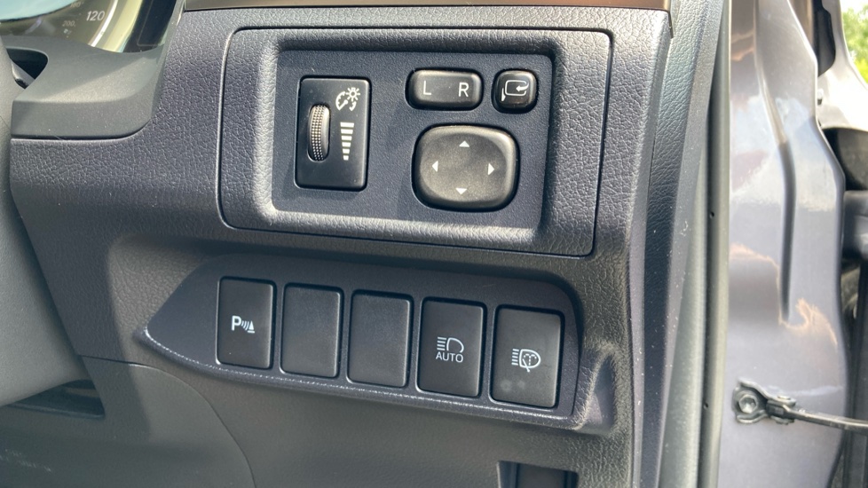 Lexus CT 200h 1.8 5dr CVT Hybrid Hatchback - Image 30