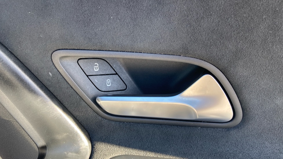 Mercedes-Benz A-Class A180 AMG Line 5dr Auto Petrol Hatchback - Image 28