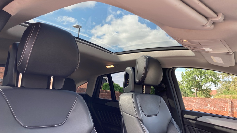 Mercedes-Benz GLE Coupe GLE 350d 4Matic AMG Line Premium Plus 5dr 9G-Tron Diesel Estate - Image 33