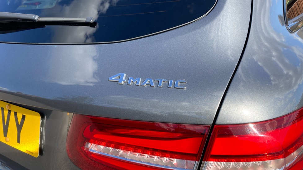 Mercedes-Benz GLC 250d 4Matic SE 5dr 9G-Tronic Diesel Estate - Image 24