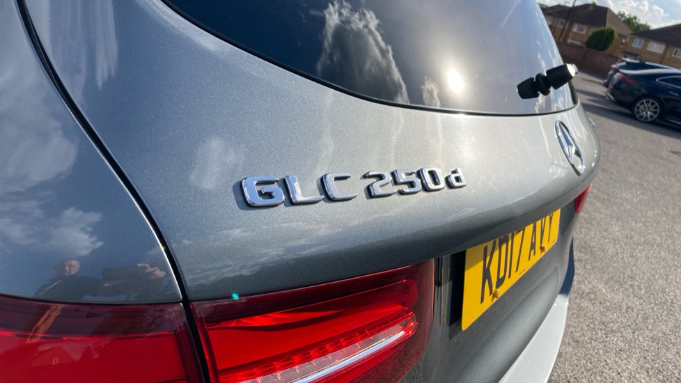 Mercedes-Benz GLC 250d 4Matic SE 5dr 9G-Tronic Diesel Estate - Image 25